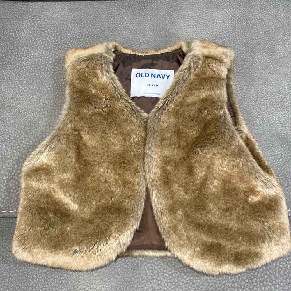 Old Navy Faux fur vest. 18-24 month